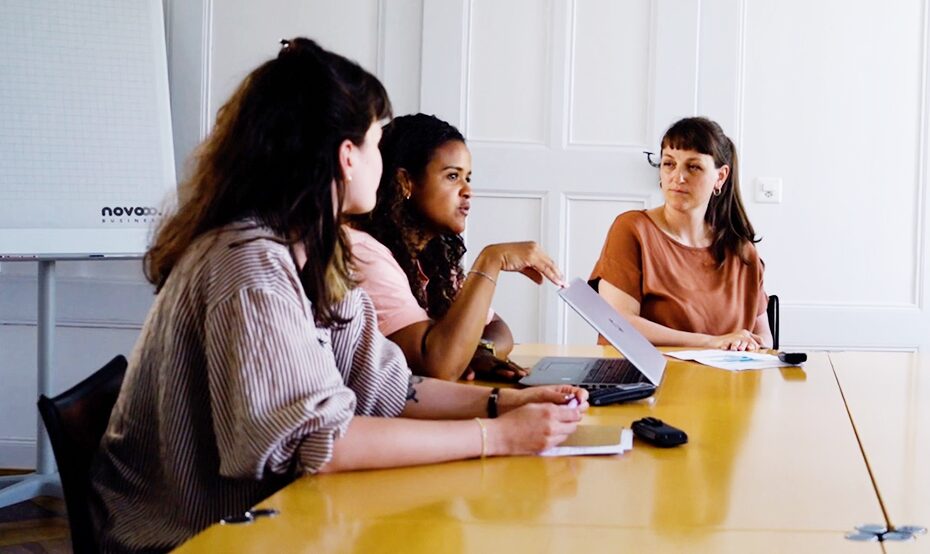Klinik Südhang Team Psychologinnen im Gespräch